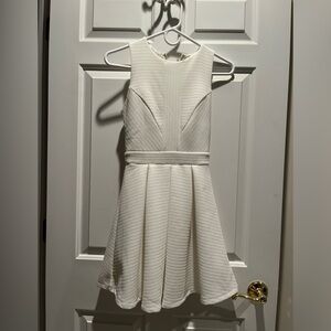 Women’s white XXS Francesca’s dress.
